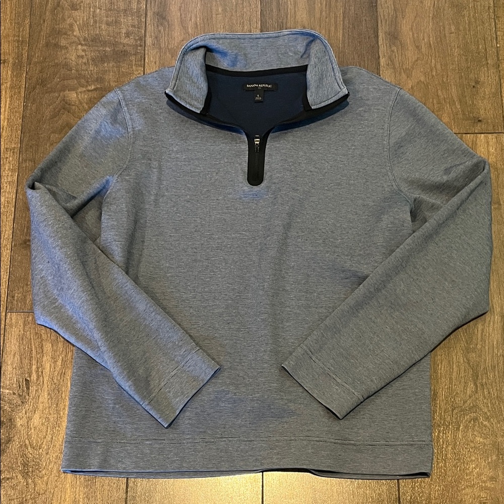 Banana Republic Men's heather blue zip shirt, size Large
